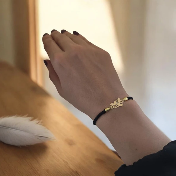 Harfe Özel 14 Ayar Altın Plakalı Kuş Motifli Siyah İpek Örgülü Hediye Bileklik-360 ürün görseli