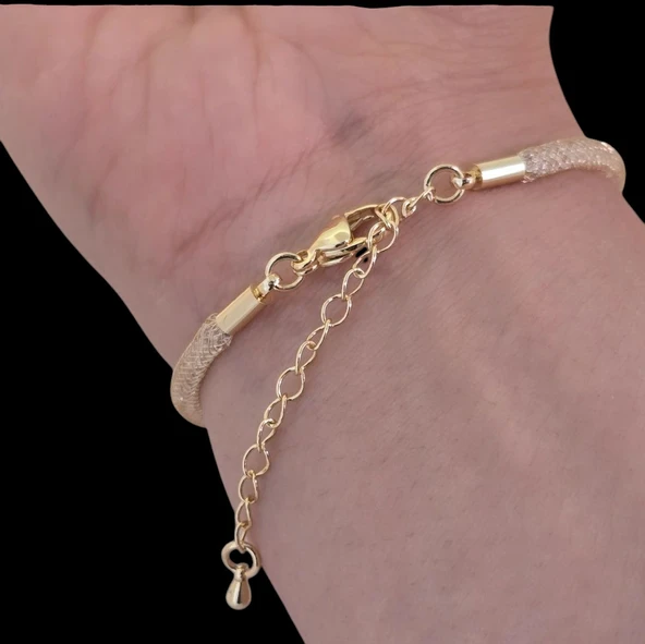 İsme Özel Kelebek Figürlü Hasır Kordonlu 14 Ayar Altın Plakalı Hediye Bileklik-366 - Resim 4