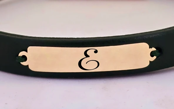 Harfe Özel 14 Ayar Altın Plakalı Dikdörtgen Figürlü Hakiki Yeşil Derili Hediye Bileklik-371 - Resim 2