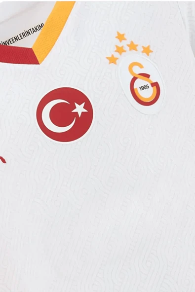Orijinal Lisanslı 24-25 Beyaz 5 Yıldızlı Lazer Aslan Baskılı Çocuk Forma Set Hediyelik Ahşap Kutu - 3