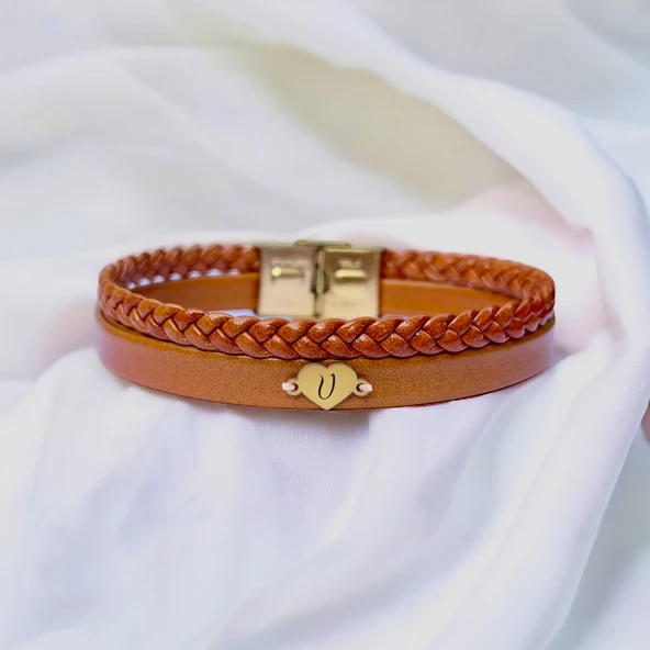 Harfe Özel 14 Ayar Altın Plakalı Kalp Motifli Doğal Kahverengi Derili Hediye Bileklik-374 ürün görseli