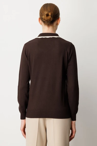 On Yakası Aksesuar Detaylı Triko Kazak On - 8