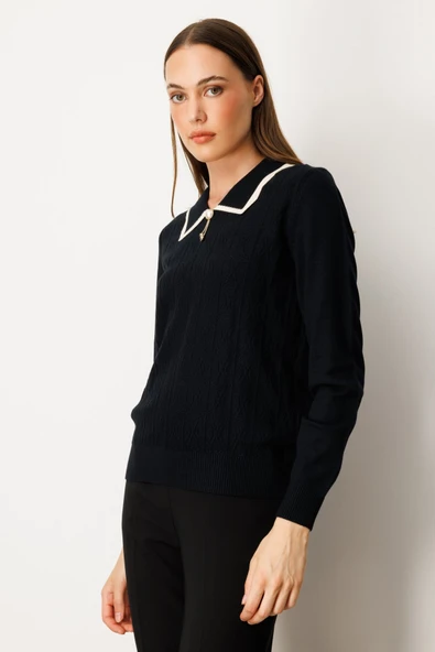 On Yakası Aksesuar Detaylı Triko Kazak On - 11