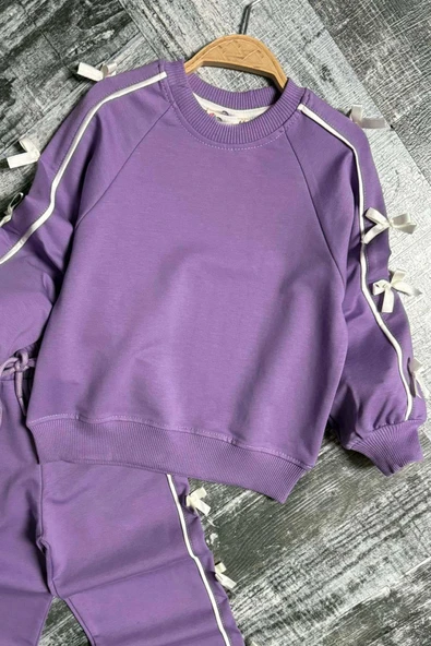 Kız Çocuk Kolları ve Gövdesi Fiyonk Şerit Detaylı Lila Eşofman Takım - Resim 4