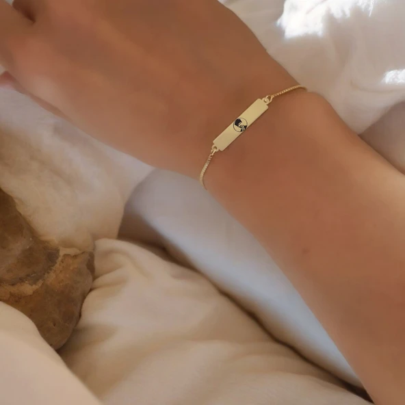 Sembole Özel Altın Renkli Zincirli 14 Ayar Altın Plakalı Dikdörtgen Motifli Hediye Bileklik-400 - Resim 2