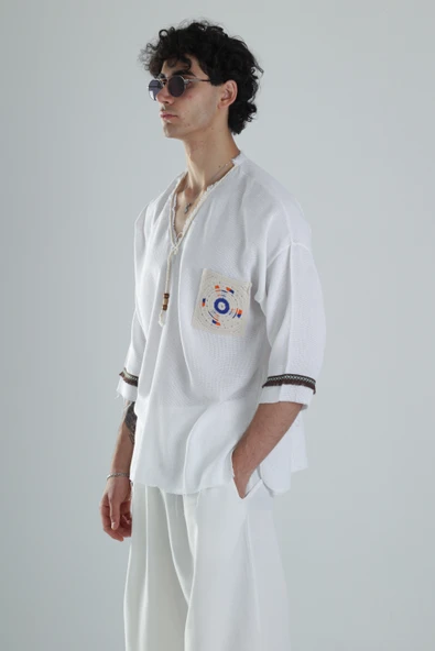 Kolyeli Tasarım Beyaz Fakir Kol T-Shirt - 3