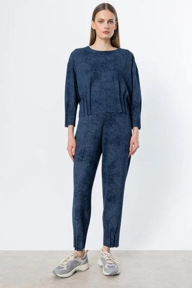 On Pile Detaylı Batik Desenli Bluz - 3