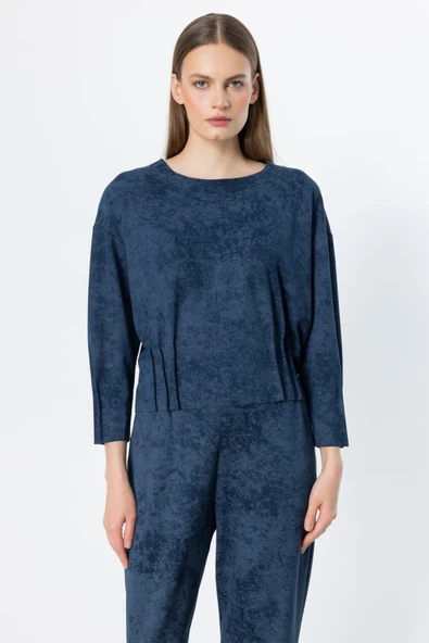 On Pile Detaylı Batik Desenli Bluz