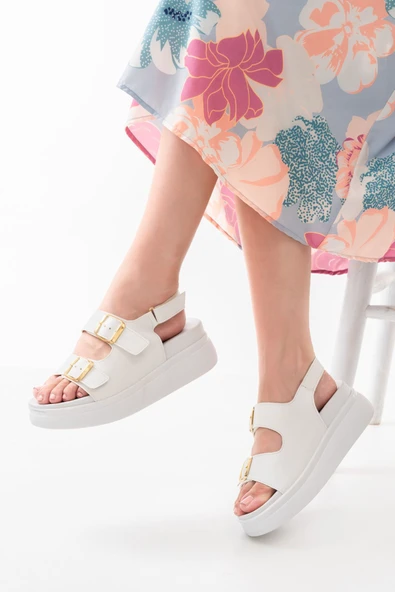 24422-1185 Beyaz Dolgu Topuk Kadın Sandalet - 3