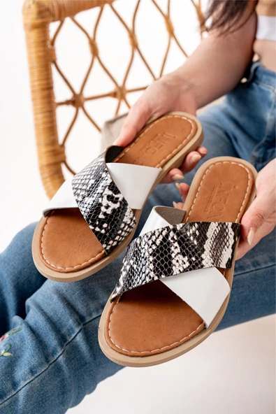 169-076 Beyaz Ortopedik Hakiki Deri Çapraz Bantlı Kadın Terlik - Resim 2