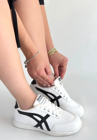 Zlay Beyza Cilt Siyah Detaylı Bağcıklı Spor Ayakkabı ürün görseli