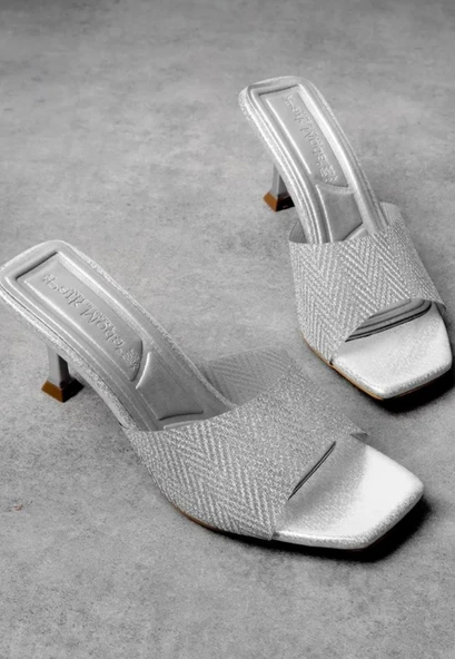 Luart Platin Simli Topuklu Terlik ürün görseli