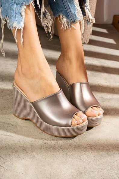 Tlay Platin Cilt Dolgu Topuk Terlik ürün görseli