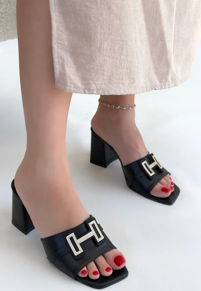 Erew Siyah Cilt Topuklu Terlik ürün görseli