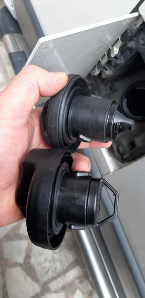 Peugeot  BOXSER Yakıt Mazot Depo Kapağı Anahtarlı Kilitli İç Depo Kapağı Anahtar ve Şifre içinde takılıdır Fiat DUCATO ve Cıtroen JUMPER aynıdır Kaliteli Yan Sanayi Türk Malıdır - 3