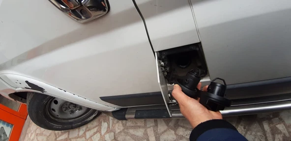 Peugeot  BOXSER Yakıt Mazot Depo Kapağı Anahtarlı Kilitli İç Depo Kapağı Anahtar ve Şifre içinde takılıdır Fiat DUCATO ve Cıtroen JUMPER aynıdır Kaliteli Yan Sanayi Türk Malıdır - 2