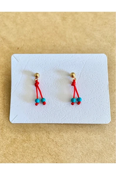 BAE ATOLYE Turkuaz Boncuklu Kırmızı Ip Küpe ürün görseli