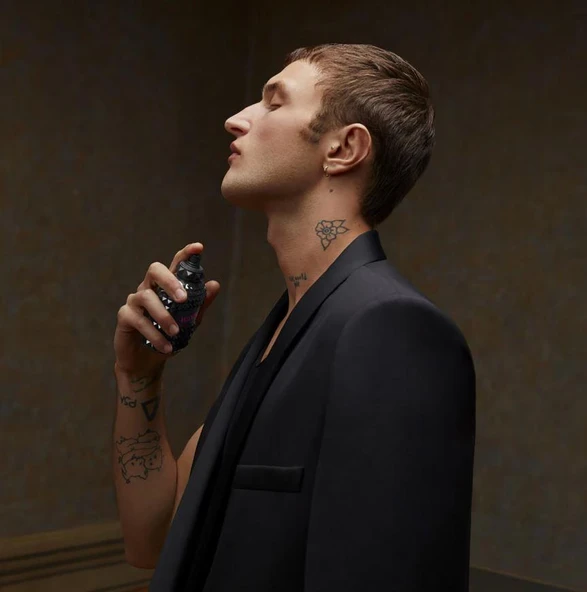 Valentino Born In Roma Extradose Uomo Edp 100 Ml Erkek Parfüm - Resim 4