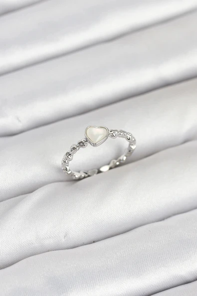 Pirinç Gümüş Renk Kalpli Model Kadın Yüzük ürün görseli 1