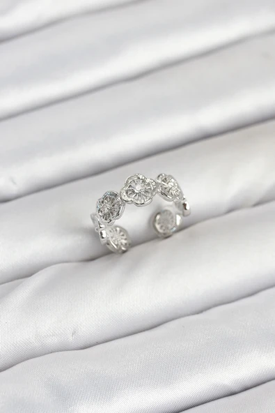 Pirinç Gümüş Renk Yonca Model Kadın Yüzük