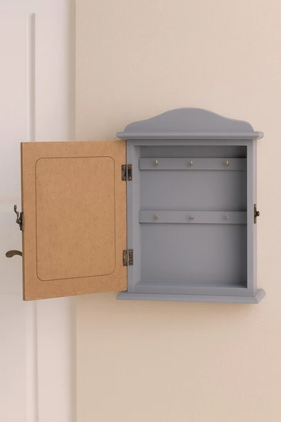 Dekoratif Ahşap Kapaklı Anahtarlık Kutusu – Kelebek ve Çiçek Motifli "Sweet Home" Yazılı Duvar Askılığı BR-6632