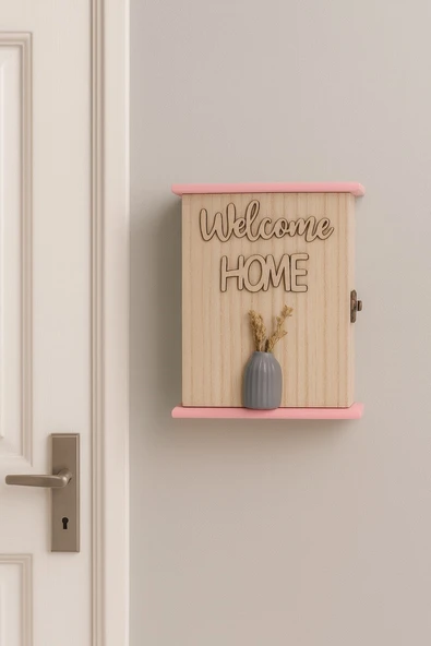 Ahşap Anahtarlık Kutusu – “Welcome Home” Yazılı ve Vazolu Dekoratif Duvar Askısı BR-6633