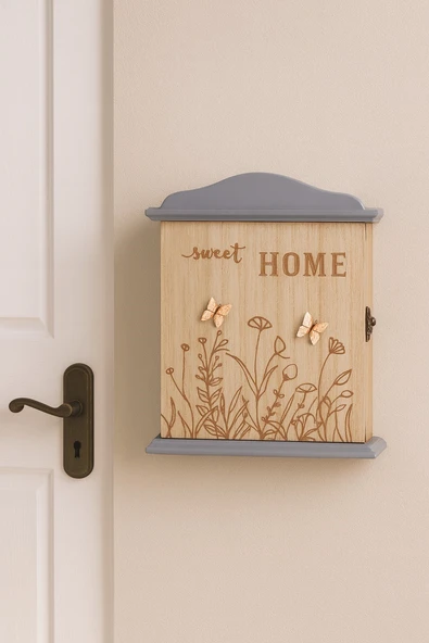 Dekoratif Ahşap Kapaklı Anahtarlık Kutusu – Kelebek ve Çiçek Motifli "Sweet Home" Yazılı Duvar Askılığı BR-6632 - 2