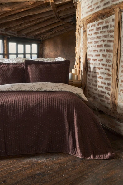 Britney Çift Kişilik Yatak Örtüsü ürün görseli