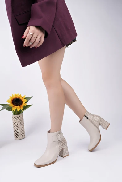 Muggo CANDORA Sivri Burun Kroko Desenli Toka Detaylı Kalın Topuklu Fermuarlı Kadın Bot - 11