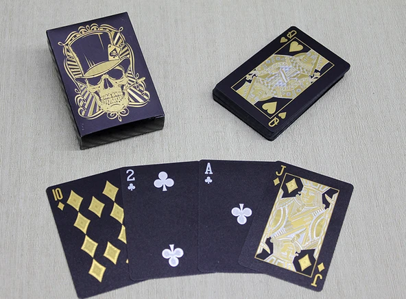 Periboia Altın Kurukafa Tasarımlı Siyah İskambil Oyun Kartı