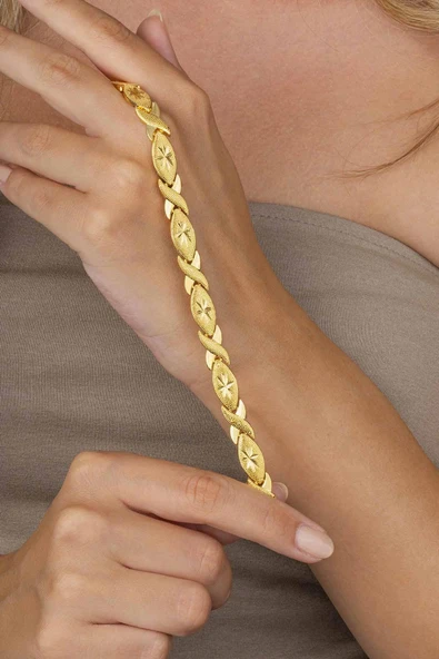 Gümüş Pazarım Yıldız İşlemeli Altın Kaplama Çelik Kadın Bileklik - Resim 2