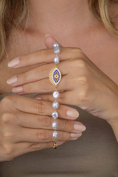 Gümüş Pazarım Altın Kaplama Beyaz İnci Geçişli Göz Figürlü Altın Kaplama Çelik Kadın Bileklik