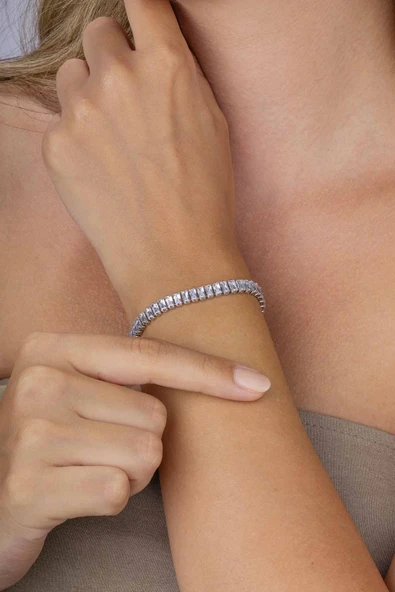 Gümüş Pazarım Dikdörtgen Kesim Baget Taşlı Beyaz Altın Kaplama Çelik Kadın Su Yolu Bileklik - Resim 3