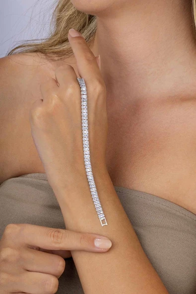 Gümüş Pazarım Dikdörtgen Kesim Baget Taşlı Beyaz Altın Kaplama Çelik Kadın Su Yolu Bileklik ürün görseli 1