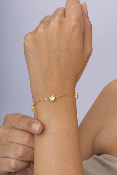 Gümüş Pazarım Beyaz Taşlı Kalp Geçişli Altın Kaplama Çelik Kadın Bileklik - Resim 3