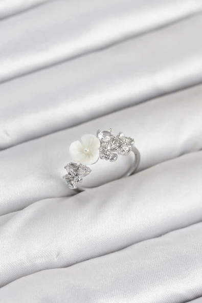 Pirinç Gümüş Renk Çiçek Model Zirkon Taşlı Kadın Yüzük ürün görseli 1