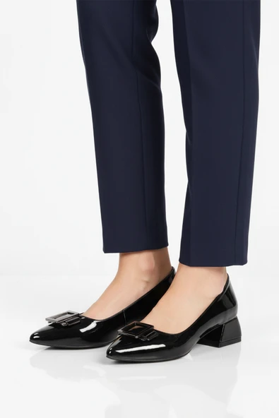 Ayakmod Siyah Rugan Kadın Hafif Kısa Topuklu Ayakkabı 451133 Z