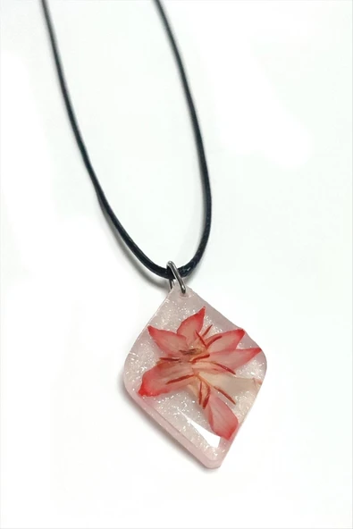 Tesbih Çiçeği Baklava Dilimli Epoksi Kolye ürün görseli