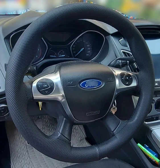 DİKİŞLİ DİREKSİYON KILIFI NOKTALI DERİ SİYAH DİKİŞLİ FOR.T FOCUS 2012-13-14 İÇİN ürün görseli