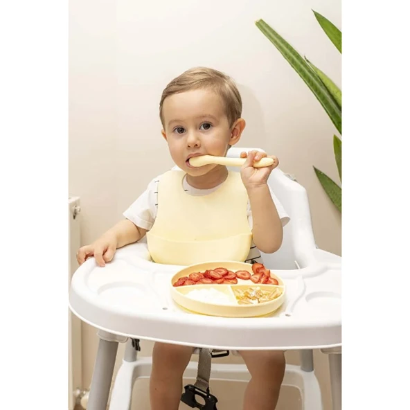 Sarı 3 lü Silikon Yemek Seti - Önlük + Diş Kaşıyıcılı Kaşık + Vakumlu Tabak - Resim 2