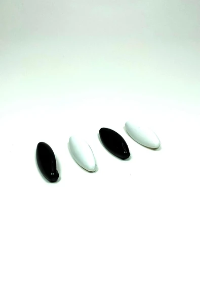 LitaeTrend 4 Adet Plastik Çengelli Eşarp Ve Şal İğnesi Siyah Beyaz 4 cm - 1