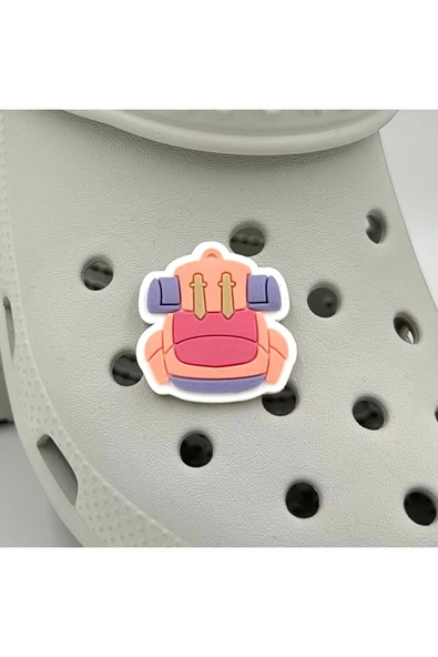 Crocs Terlik Süsü ve Aksesuarı , Çanta Süsü – Jibbitz 3D Sırt Kamp Çantası Logo Aksesuar ürün görseli 1