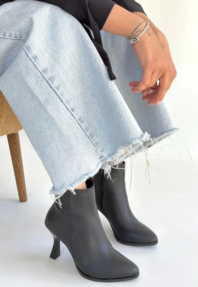 BİÇOMİ Mişha Siyah Cilt Topuklu Bot - Resim 2