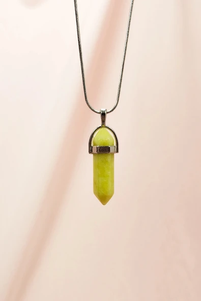 LitaeTrend Peridot Doğal Taşı Zincirli El Yapımı Tasarımlı Kolye Uç: 3,5 cm Zincir: 20 cm Kutulu ürün görseli 1