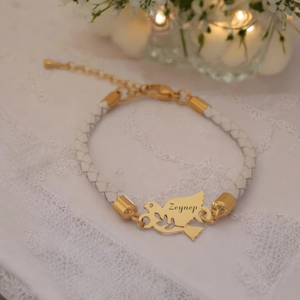 İsme Özel Kuş Motifli Doğal Beyaz Derili 14 Ayar Altın Plakalı Plakalı Hediye Bileklik-425 ürün görseli