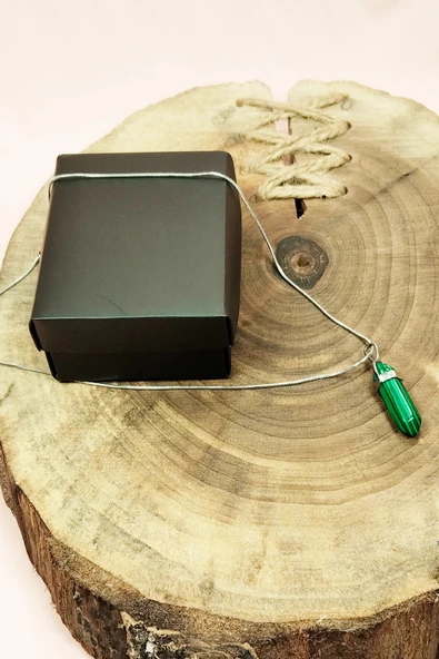 LitaeTrend Malahit Doğal Taşı Zincirli El Yapımı Tasarımlı Kolye Uç: 3,5 cm Zincir: 20 cm Kutulu - Resim 3