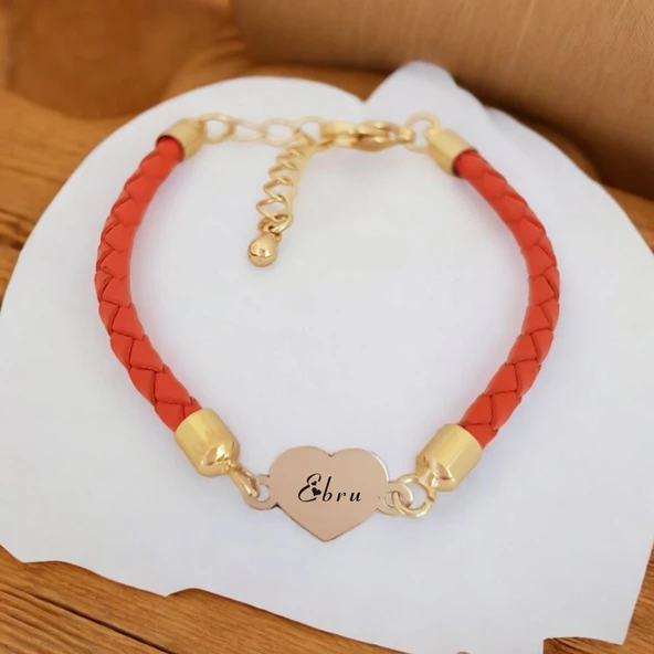 İsme Özel Kalp Motifli Doğal Turuncu Derili 14 Ayar Altın Plakalı Hediye Bileklik-434 ürün görseli