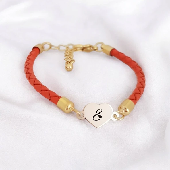 Harfe Özel 14 Ayar Altın Plakalı Kalp Motifli Doğal Turuncu Derili Hediye Bileklik-434 ürün görseli
