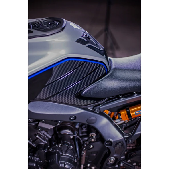 YAMAHA MT-09 SP GEN4 2024 - 2025 ile Uyumlu Kaydırmaz 6D Karbon 19 Parça Tank Pad Seti GC80 - Resim 4