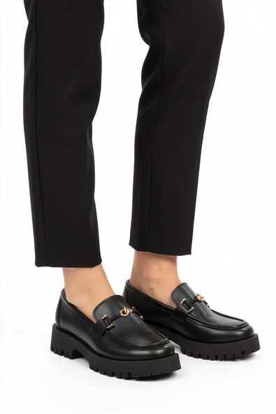 Aspor Siyah Kalın Taban Kadın Casual Ayakkabı ürün görseli 1